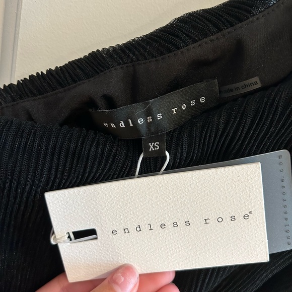 *NWT* Hello Lover One Shoulder Tiered Tulle
Mini Dress. Size XS. Great for rush - Picture 5 of 6